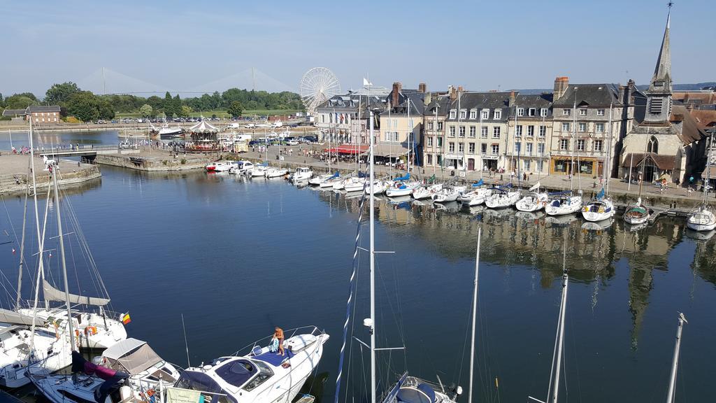 Au Bois Normand Hotel Honfleur Exterior photo